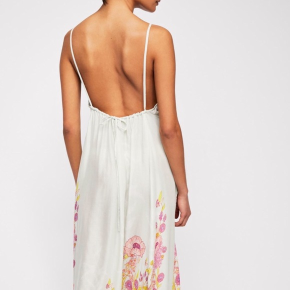 Free People ‘Embrace It’ Cascading Floral Maxi NWT - Picture 5 of 6